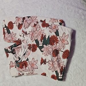 6Y floral Kate Quinn set